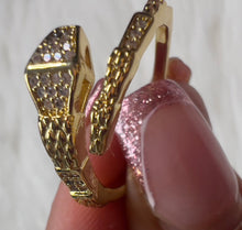 Cargar imagen en el visor de la galería, 🐍✨ Anillo Serpiente Dorada