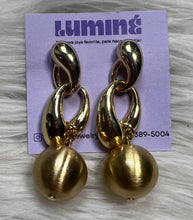 Cargar imagen en el visor de la galería, Aretes Estela Dorada