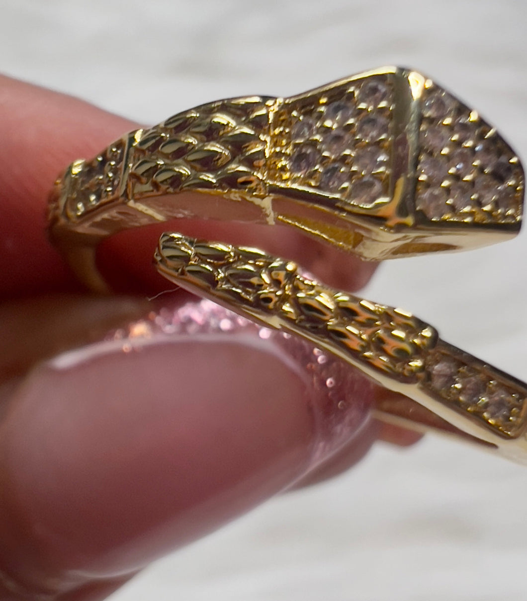 🐍✨ Anillo Serpiente Dorada